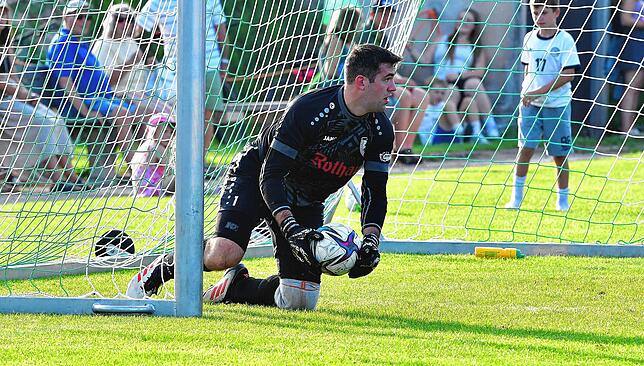 Dicht gehalten: Torwart Jacob Amann vom SV Grafenhausen hatte – abgesehen vom Lattentreffer des Eschbacher Kapitäns Jonas Auer – beim ...