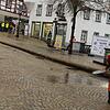 Nur 48 Stunden, nachdem er von der Narrenzunft Narrizella Ratoldi aus Radolfzell aufgestellt worden war, liegt der Narrenbaum schon ...