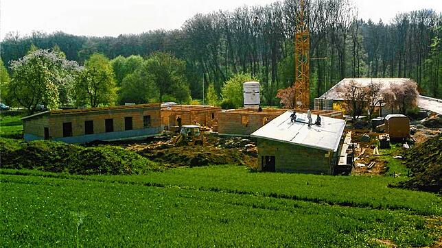 Als klar war, dass die Landesgartenschau nach Singen kommt, musste Platz für ein neues Tierheim geschaffen werden. Im Münchried war 1998 ...