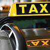 (Symbolbild) Mit dem Taxi fuhr eine Seniorin nach Freiburg und zurück, um Betrügern einen fünfstelligen Geldbetrag zu übergeben.