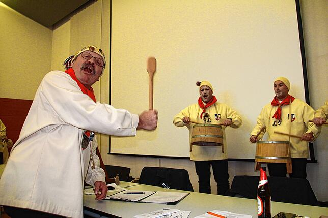 Bild 1: Narro-Zunft Waldshut startet am 11.11 mit lautem Getrommel in die Fasnacht