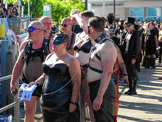 Bild 16: Das Torture Ship legt wieder ab: Die besten Bilder der BDSM- und Fetischfreunde am Bodensee