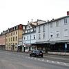 Blick auf den Bahnhofsplatz: Fassaden in der Radolfzeller Altstadt an Straßen und Wegen sollen frei von Balkonen und Erkern bleiben.
