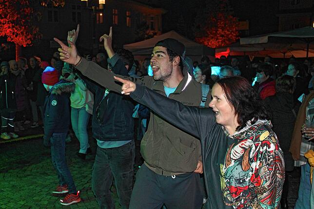 Bild 10: Jubiläums-Herbstfest beginnt mit SWR3-Party auf dem Rathausplatz