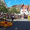 Mit großem Interesse verfolgen die Zuschauer die Hauptprobe der Feuerwehrabteilung Villingen in der Rietgasse/Ecke Rietstraße.