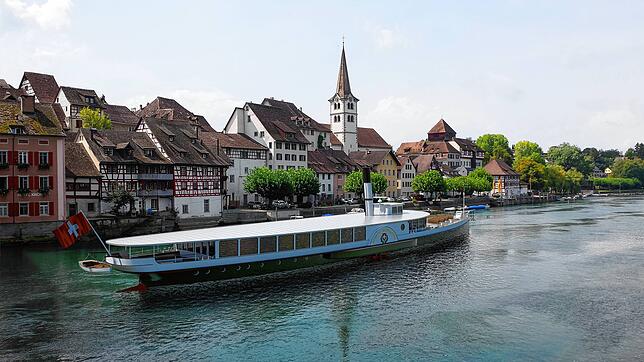 Ein Bild aus der Zukunft: So stellt sich der Verein Pro Dampfer das Dampfschiff im Blick von Gailingen auf dem Rhein vor Diessenhofen vor.