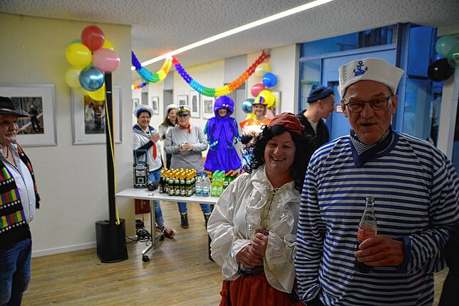 Die als Matrosen verkleideten städtischen Angestellten.
