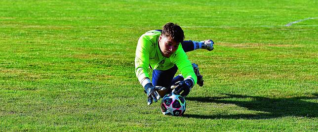 Bild 14: SV Jestetten müht sich zu einem 2:0 gegen Aufsteiger SV Blau-Weiß Murg &ndash; und wir haben Bilder!