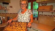 Eröffnung des Markt-Cafés in Eichsel nach der Pause: Ab Donnerstag werden wieder Kuchen serviert. Foto: Petra Wunderle