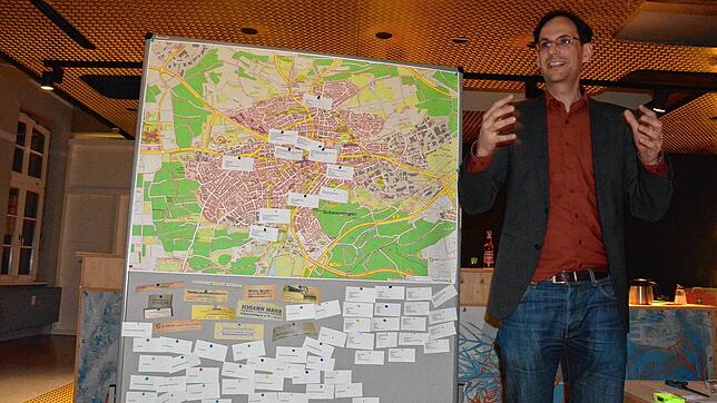Florian Kemmelmeier beschäftigt sich mit der NS-Zwangsarbeit in Schwenningen.  Bild: Stefan Simon