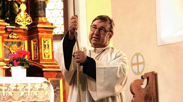 Das war einmal: Pater Günther Kames in der Kapelle St. Jakobus. Nun muss er gehen.