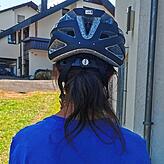 Susan fährt nur noch mit Helm Fahrrad. Seit zehn Jahren ist sie regelmäßig in Reha.