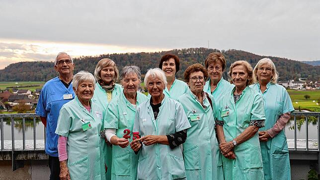 Die grünen Damen und Herren am Klinikum Hochrhein in Waldshut feiern Jubiläum. Seit 25 Jahren sind sie neben dem medizinischen Personal ...