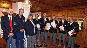 Unser Bild zeigt von links Chris Cammerer, Wieland Merz, Angelika Müller, Thomas Engesser, Wolfgang Schwochert, Brigitte Stern, Robert ...