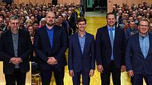 Vor rund 300 Besuchern im Bürgerhaus in Sauldorf stellten sich die Kandidaten für das Amt des Bürgermeisters den Fragen beim ...