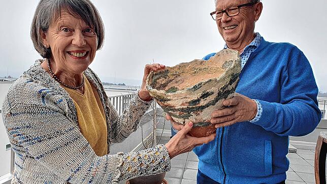 Altersruhesitz Überlingen: Eleonore und Wilfred Zöbisch sind im März 2021 vom Hunsrück an den Bodensee gezogen. Im Bild zeigen sie eine ...