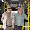Um herauszufinden, wie man den Busverkehr in Singen weiter verbessern kann, haben Roland Schlatter und Eberhard Röhm (von links) einen ...