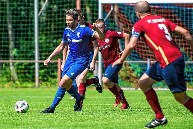 Bild 18: FC Weizen bleibt nach 2:0-Sieg beim FC Huttingen in der Kreisliga A &ndash; und wir haben Bilder