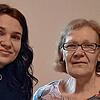 Elena und Natalya Vorona (von links) in ihrem kleinen Zimmer in der Luisenstraße in Konstanz. Seit sie ihre Heimat verlassen haben, ...