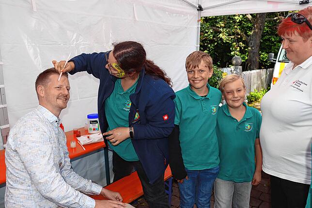 Bild 14: Zahlreiche Besucher beim Dorffest in Stahringen
