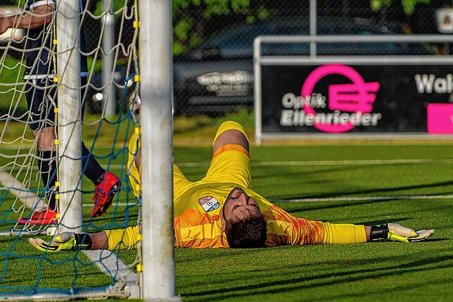Bild 8: Titelanwärter FC Zell setzt sich mit 6:1 beim VfB Waldshut durch &ndash; und wir haben Bilder!