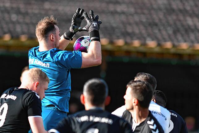 Bild 5: SV 08 Laufenburg verliert bei Spitzenreiter VfR Hausen mit 0:2 &ndash; und wir haben Bilder!