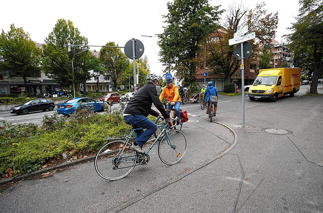 Bild 1: Platzmangel und Geisterfahrer in Konstanz: Leser melden zahlreiche Risikostellen für Fahrradfahrer. Wo ist besondere Vorsicht geboten?