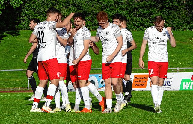 Bild 27: FC RW Salem besiegt auch den SV Mühlhausen. Wir haben die besten Bilder!