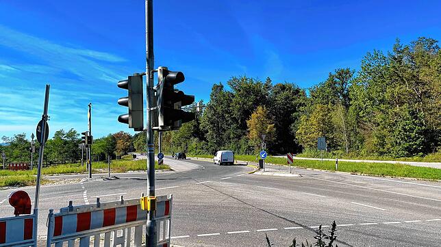 An dieser Kreuzung verlor der Fahrer laut Polizeiangaben die Kontrolle über seinen Mercedes.