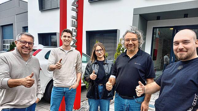 Stolzes Team: Geschäftsführer Herbert Kopp, Andreas Sturm, Seila Jelic, Ewald Faitsch und Sebastian Kopp (von links) freuen sich über ...