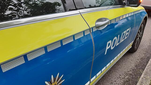 Die Polizei ermittelt wegen Straßenverkehrsgefährdung. (Symbolbild)