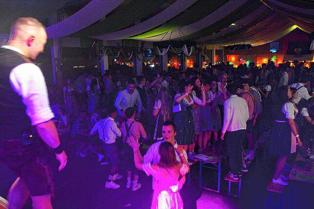 Bild 17: Bilder vom OktoBär-Fest des MV Horheim am Samstag