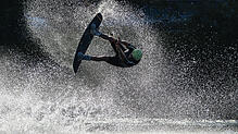 Symbolbild eines Wakeboarders