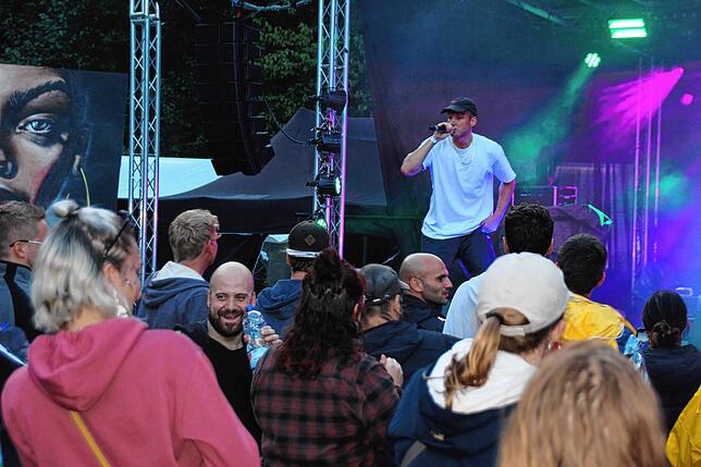 Der Battle-Rapper Mavgic war einer von zwei Dutzend Künstlern und Bands, die beim Festival für Stimmung sorgten.