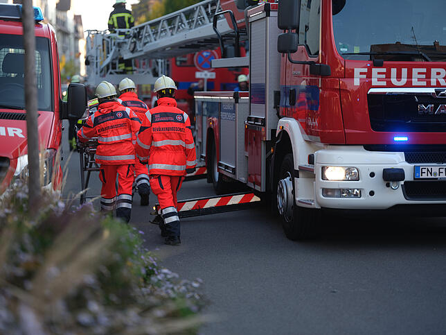 Auch der Verletztentransport wird geübt.