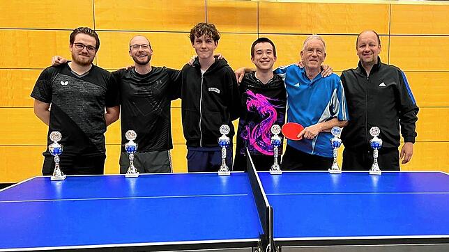 Die Doppelvereinsmeister des TTC Laufenburg (von links): Pierrick Zimmerman, Simon Köpfer, Moritz Ruch, Tobias Pätzmann, Lothar Bächle ...