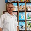 Rainer Schey ist Reiseanbieter in Radolfzell und kennt sich mit dem Verhalten seiner Kunden bei Urlaubsbuchungen aus. Er beobachtet ...