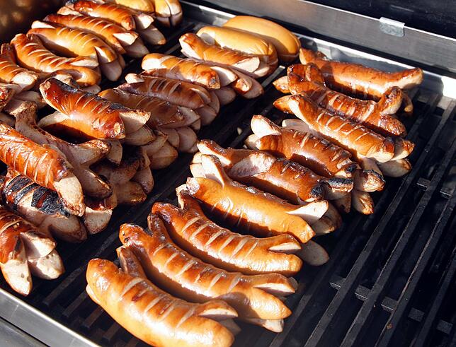 Schweizer Wurstspezialität: Cervelat.