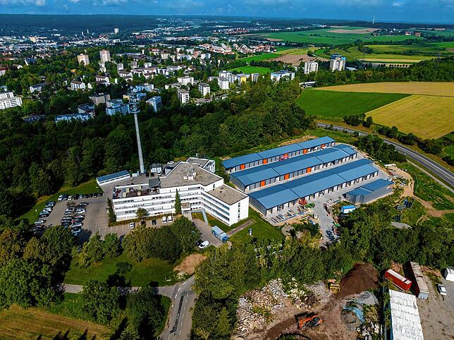Blick auf das ehemalige Seemann-Verwaltungsgebäude, das 1980 von dem Bauunternehmen auf der Steig bezogen wurde. Heute ist darin unter ...