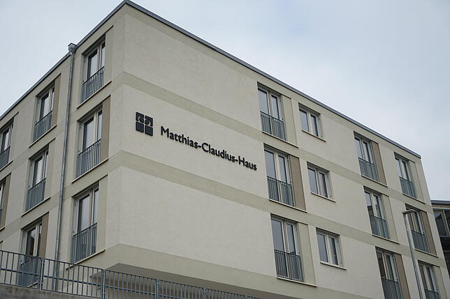 Der Pflegeberuf ist mit schlechten Vorurteilen belegt. Im Matthias-Claudius-Haus werden diese aber widerlegt.