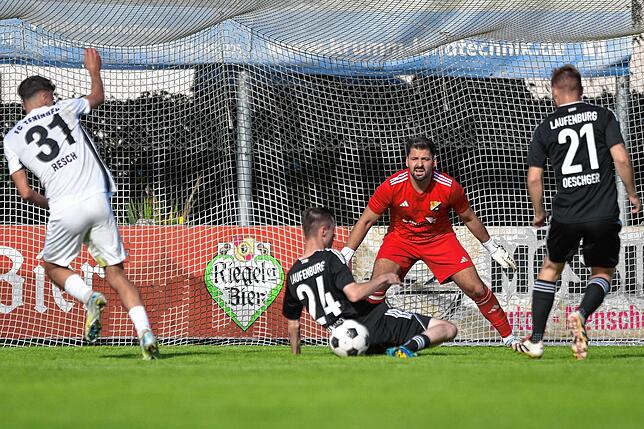 Bild 8: SV 08 Laufenburg unterliegt Tabellenführer FC Teningen mit 0:1 – und wir haben Fotos!