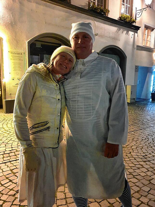 Annerose Supiran-Nylund und ihr Mann Richard Nylund kamen zum Hemdglonkerumzug und freuten sich über die losgelassene Stimmung.