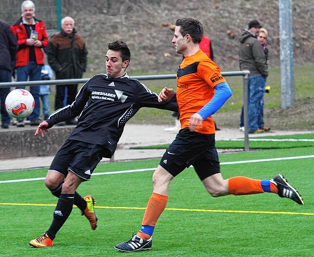 Bild 2: Schnappschüsse aus der Bezirksliga-Saison 2012/2013