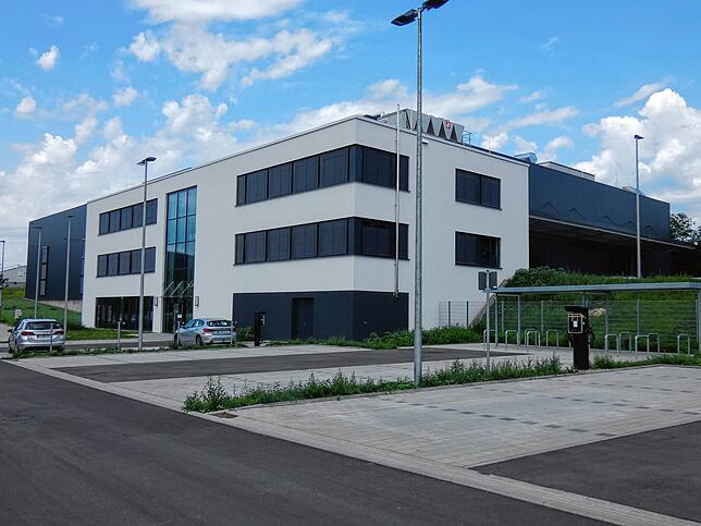 Neubau der Firma KPG: Die bislang in Wehr angesiedelte Firma Kownatzki Premium Gears hat ihren Standort ins Albbrucker Gewerbegebiet ...