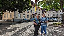 Vorsitzende Sabrina Steuck und Kathrin Wolfrum von den Helfern mit Herz haben einen Antrag bei der Stadt abgegeben, um ein Gebäude als ...
