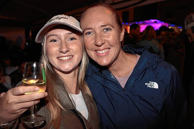 Bild 27: Konstanzer Weinfest 2025: Der Stephansplatz ist voll und die Stimmung prima