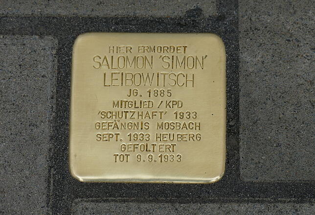 Dieser Gedenkstein erinnert nun an das grauenhafte Schicksal, das Salomon „Simon“ Leibowitsch im September 1933 im KZ ...