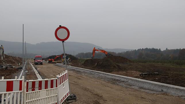 Die Erschließungsarbeiten für den zweiten Bauabschnitt des Gewerbegebietes Markwiesen-Markäcker 2 in Horheim sind bereits in vollem Gang.