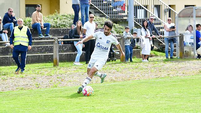 Der Gewinner des Tor des Monats April: Ahmet Yigit.