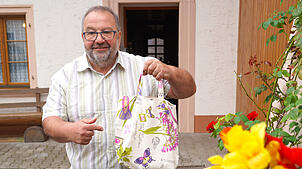 Paul Granacher ist Ortsvorsteher von Schmitzingen. Im Dorf selbst gibt es immer wieder etwas zu tun.